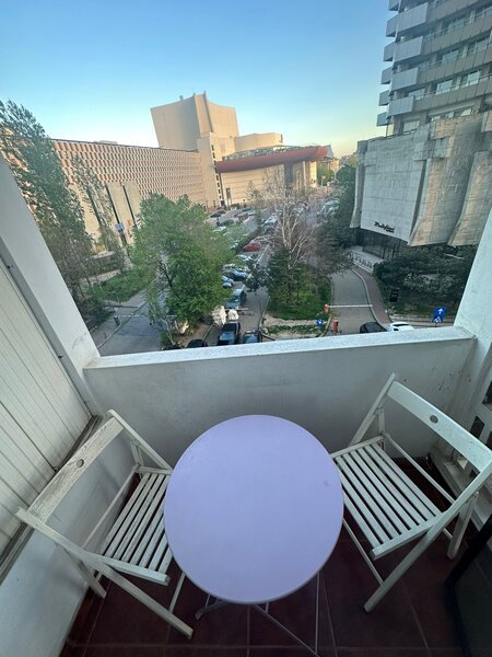 Universitate, Intercontinental,